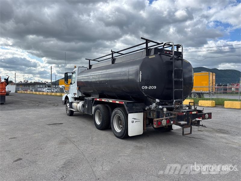 Volvo VHD 6x4 Tanker Truck Tsisternveokid