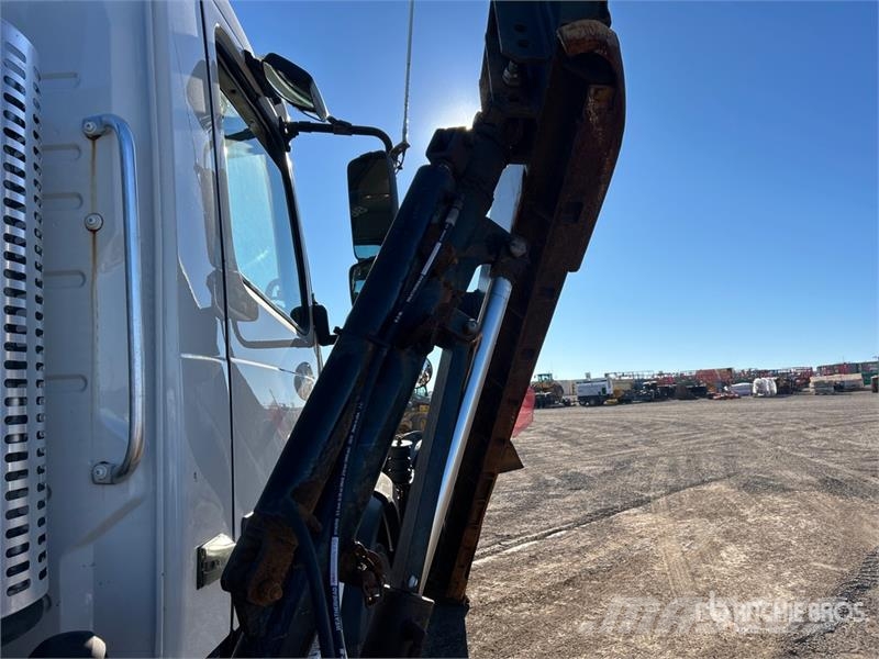 Volvo VHD64B 6x4 Snow Plow Truck Komunalna vozila