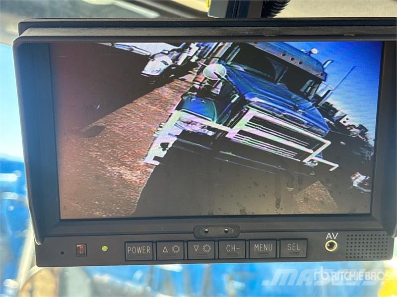 Volvo VHD64B 6x4 Snow Plow Truck Municipal / general purpose vehicles