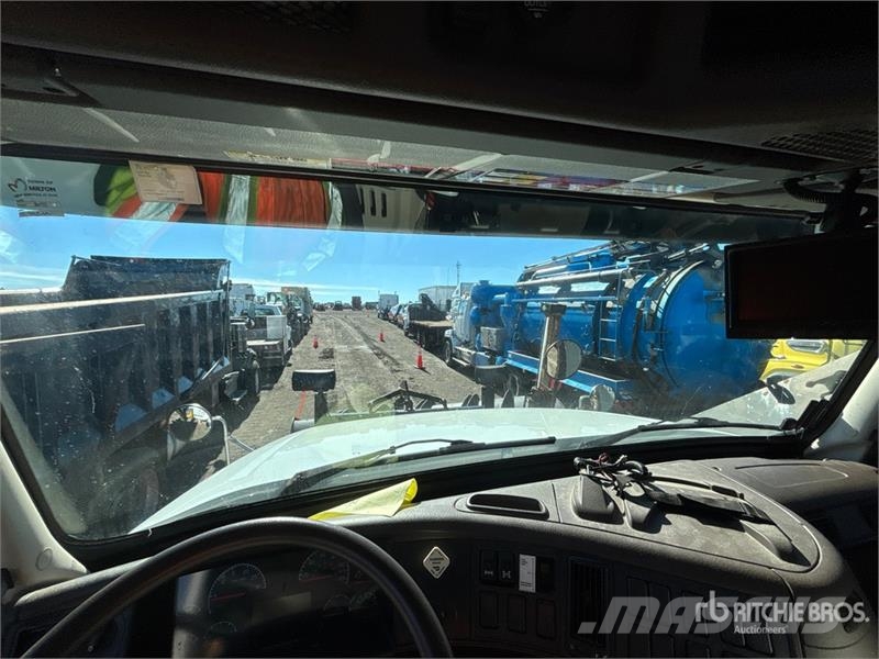 Volvo VHD64B 6x4 Snow Plow Truck Municipal / general purpose vehicles