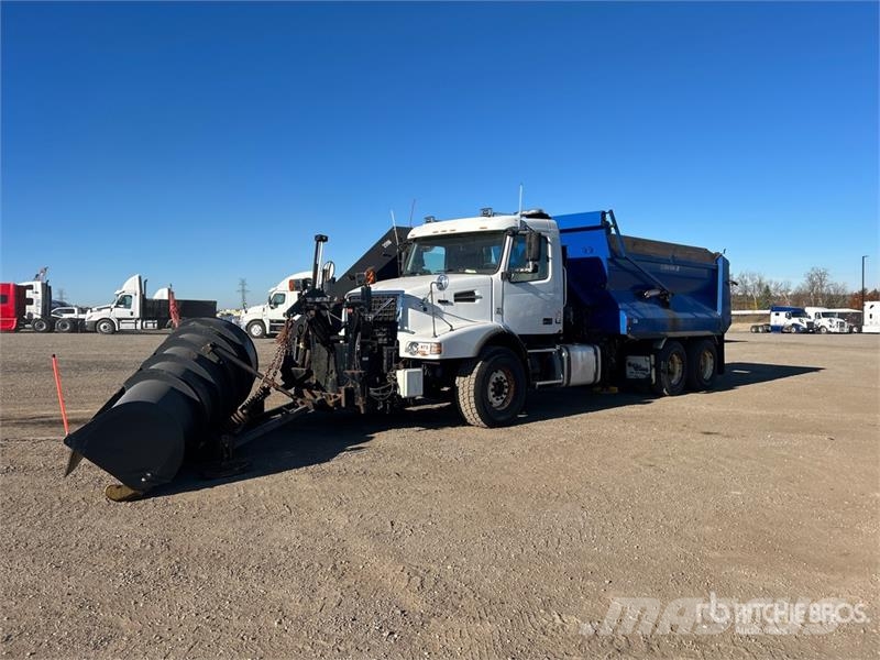 Volvo VHD64B 6x4 Snow Plow Truck Komunalna vozila