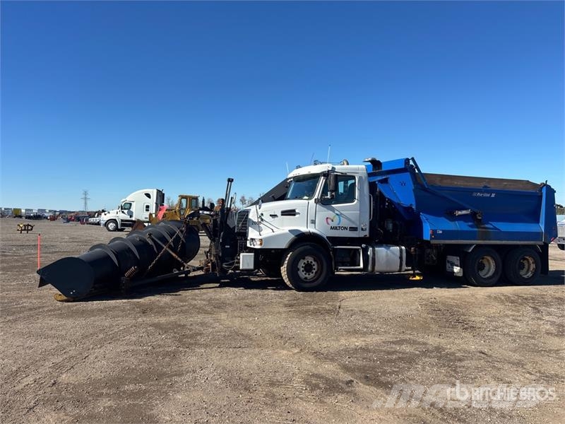 Volvo VHD64B 6x4 Snow Plow Truck Municipal / general purpose vehicles