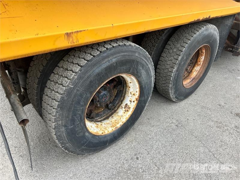Volvo VN 6x4 Sleeper Snow Plow Truck Municipal / general purpose vehicles