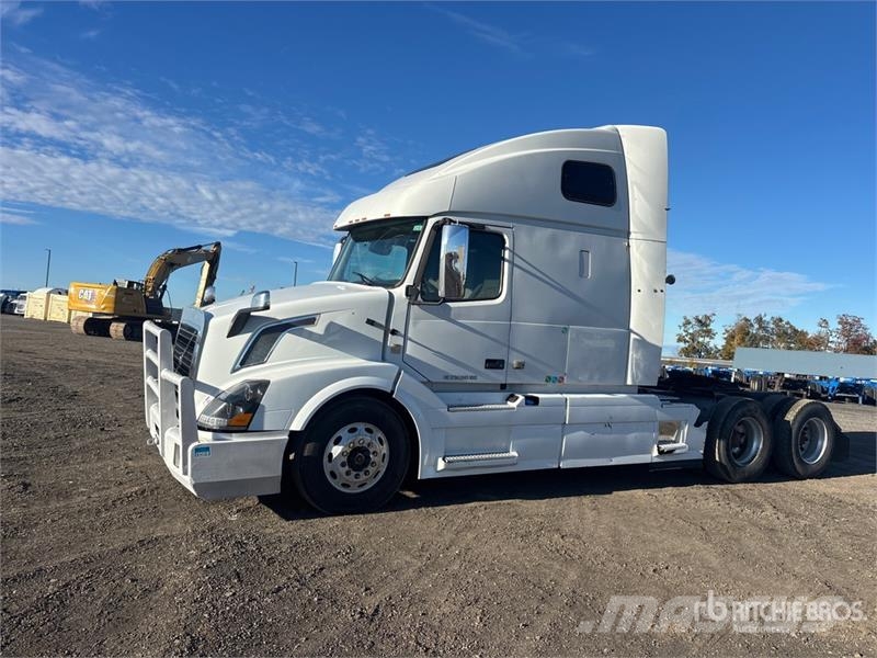 Volvo VNL وحدات الجر
