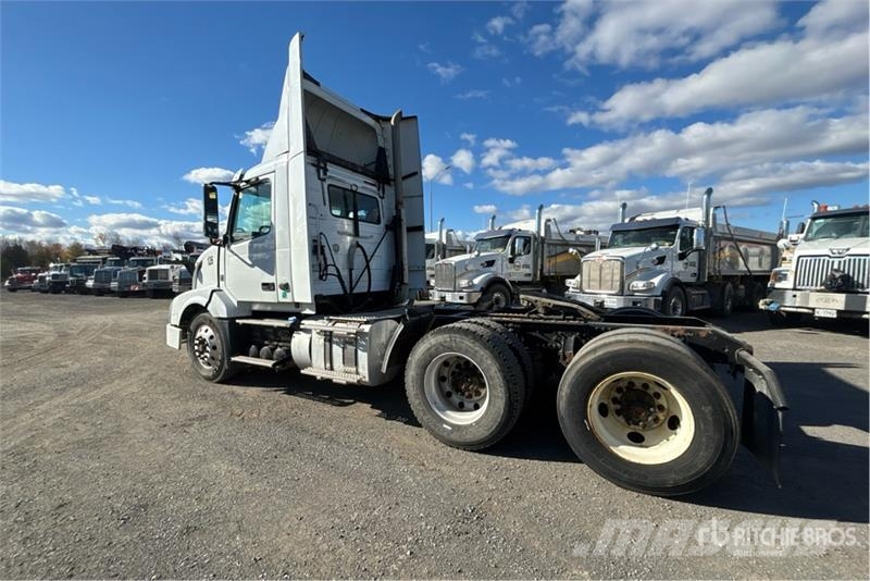 Volvo VNL Sattelzugmaschinen
