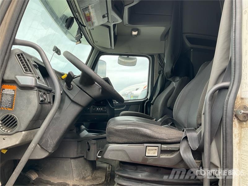 Volvo VNL Motrici e Trattori Stradali
