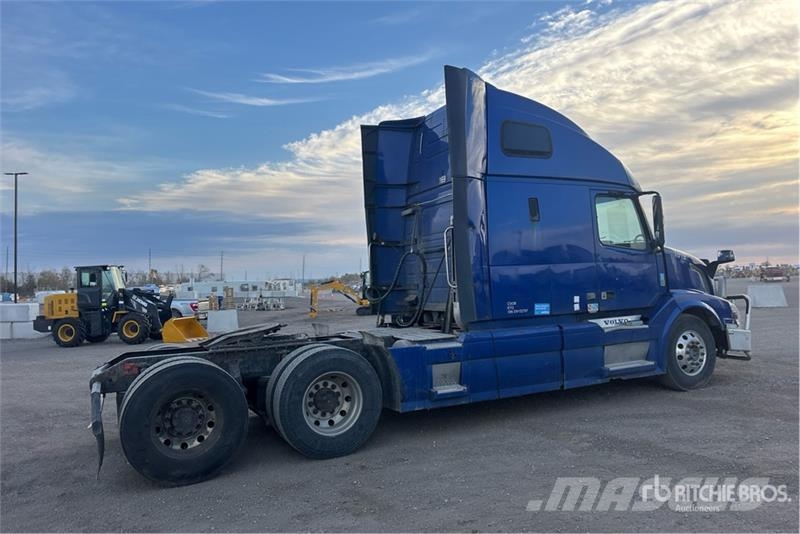 Volvo VNL وحدات الجر