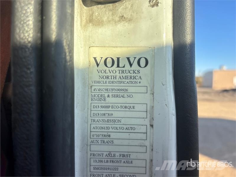 Volvo VNL وحدات الجر
