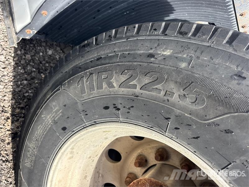 Volvo VNL وحدات الجر