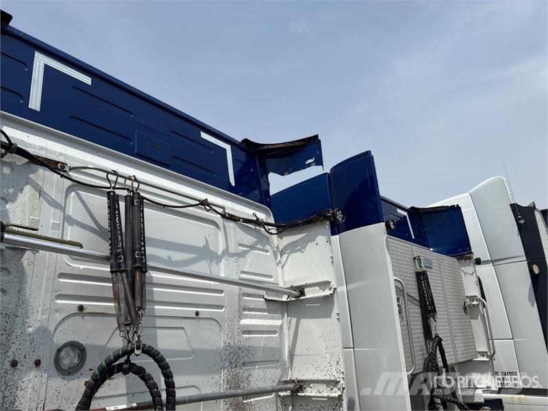Volvo VNL Tractor Units