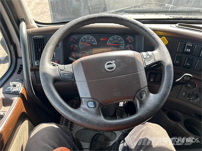 Volvo VNL وحدات الجر