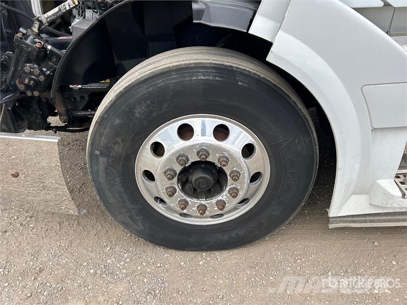 Volvo VNL Sattelzugmaschinen