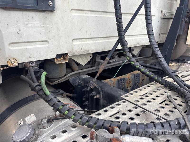 Volvo VNL 牵引车