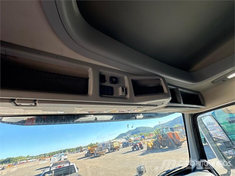 Volvo VNL Naudoti vilkikai