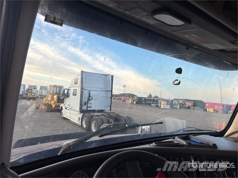 Volvo VNL وحدات الجر