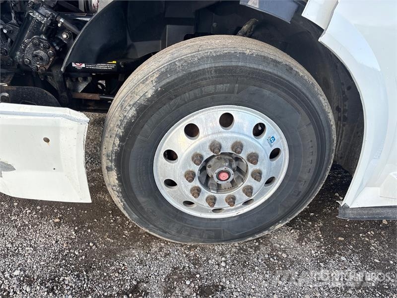Volvo VNL Ťahače