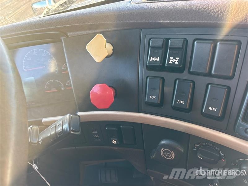 Volvo VNL Ťahače