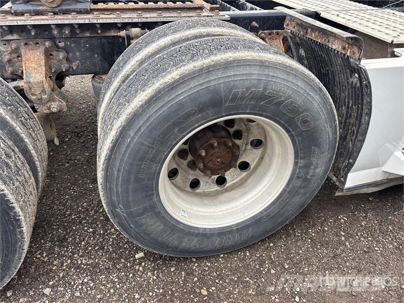 Volvo VNL وحدات الجر