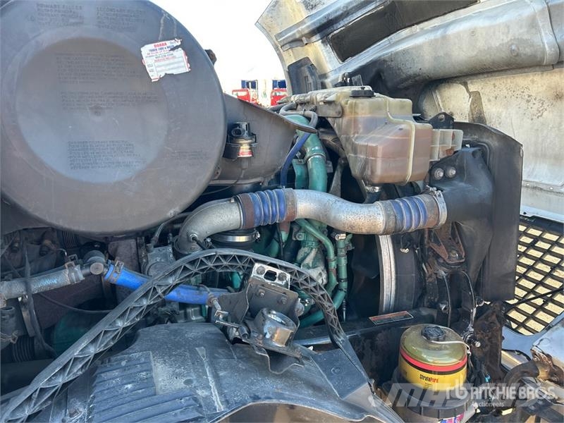 Volvo VNL 牵引车