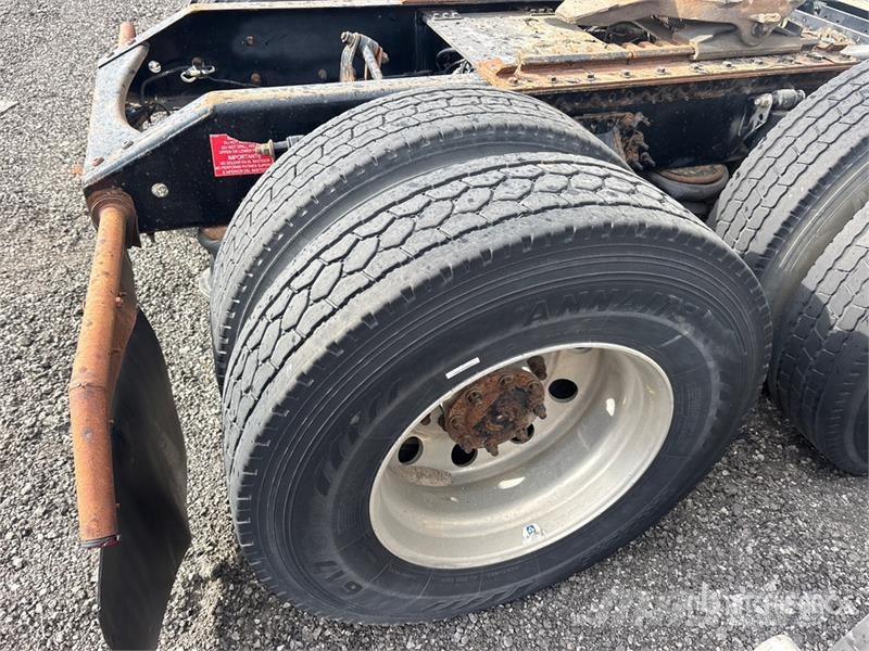 Volvo VNL وحدات الجر