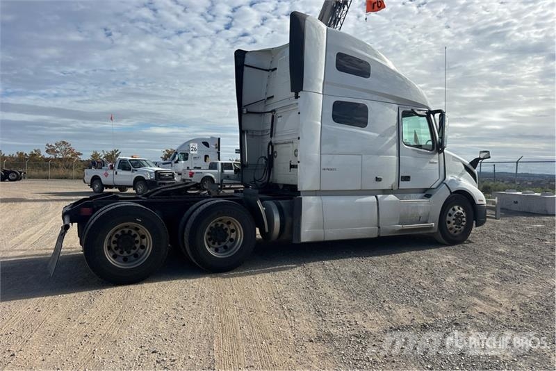 Volvo VNL Sattelzugmaschinen