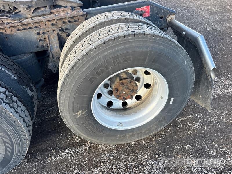Volvo VNL Ťahače