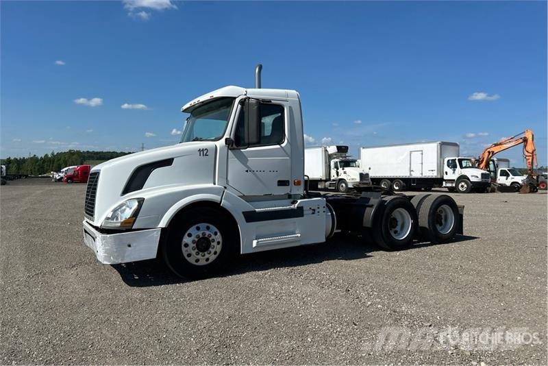 Volvo VNL Tractor Units