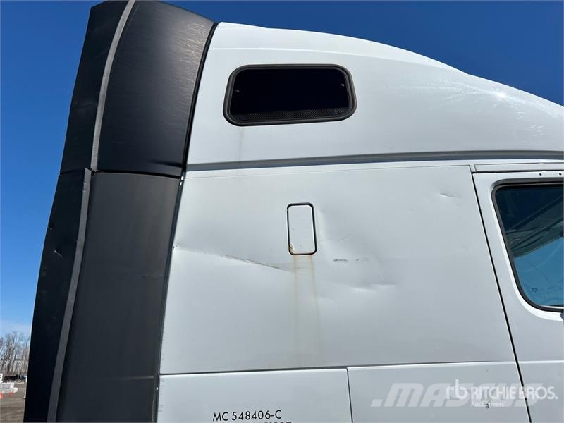 Volvo VNL Tractor Units