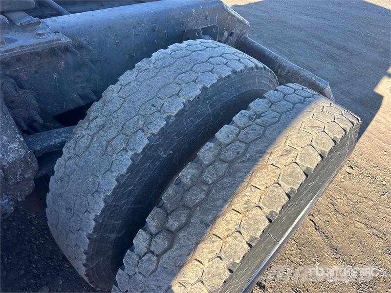 Volvo VNL وحدات الجر