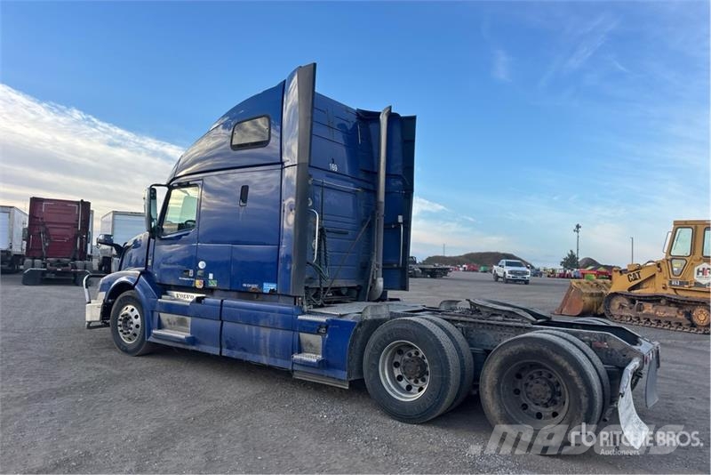 Volvo VNL وحدات الجر