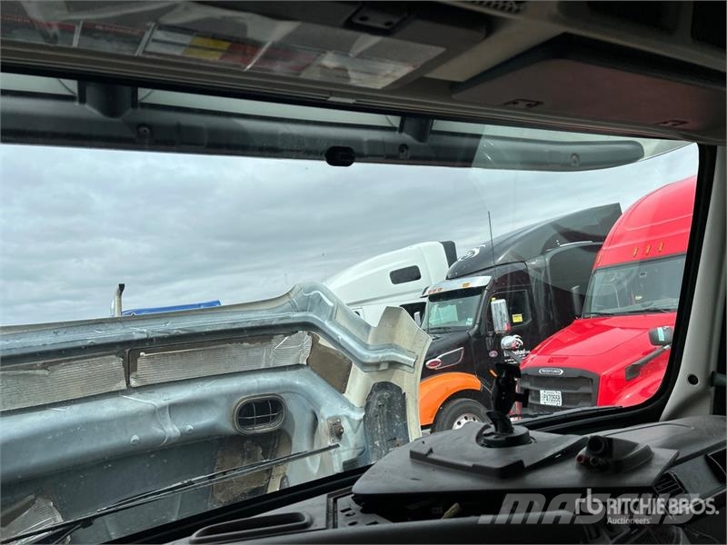 Volvo VNL Prime Movers