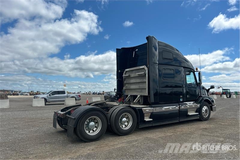 Volvo VNL Prime Movers