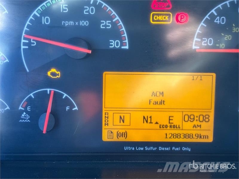 Volvo VNL وحدات الجر