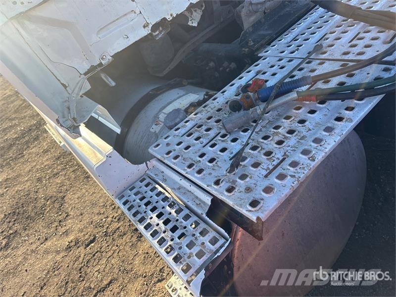 Volvo VNL وحدات الجر