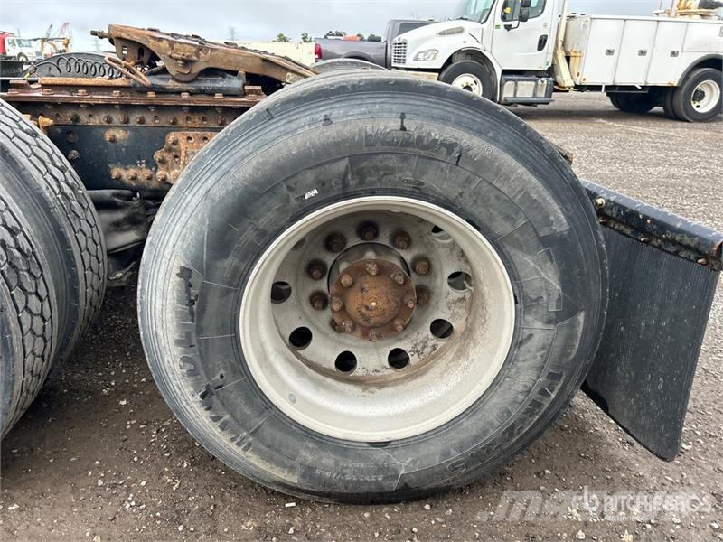 Volvo VNL Motrici e Trattori Stradali