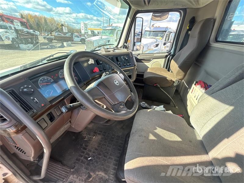Volvo VNL Sattelzugmaschinen