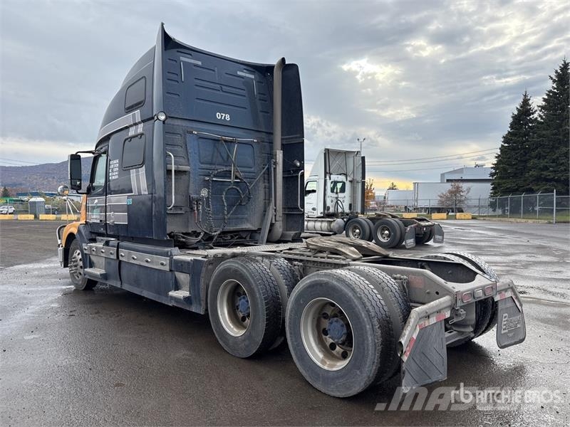 Volvo VNL وحدات الجر