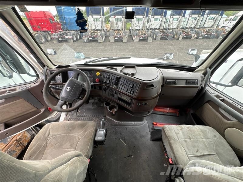 Volvo VNL Tractor Units