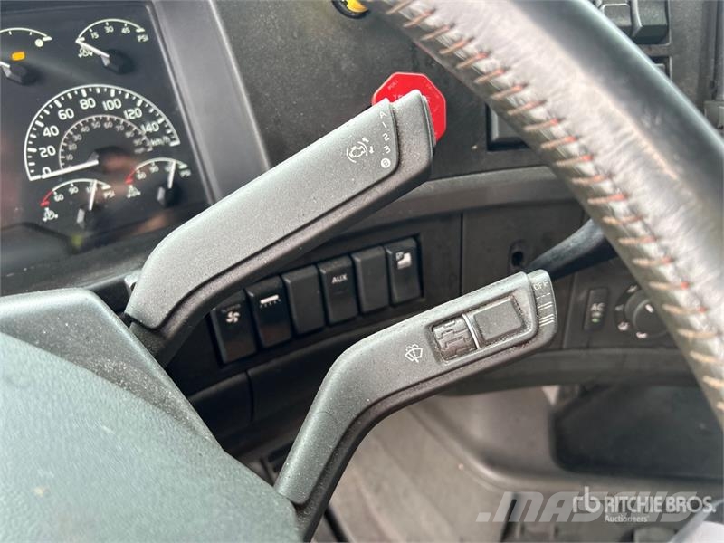 Volvo VNL Tractor Units