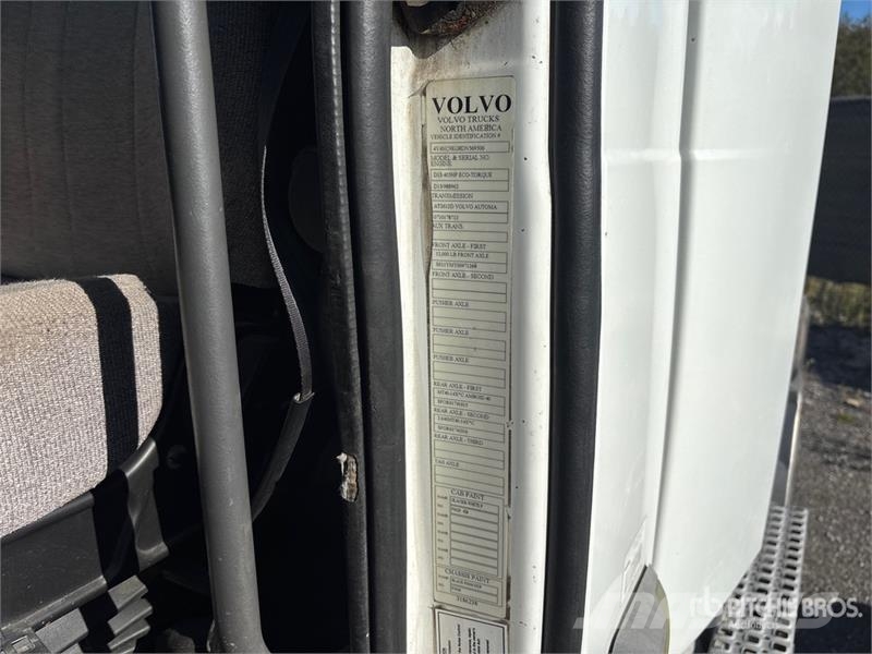 Volvo VNL Sattelzugmaschinen