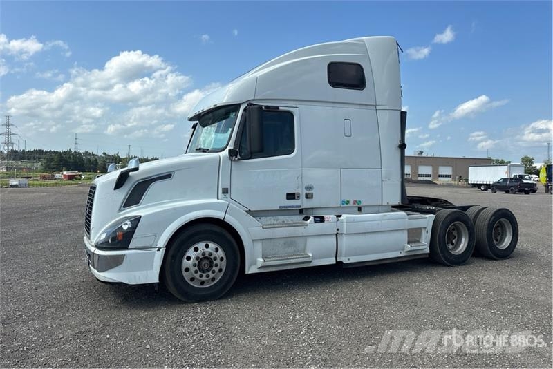 Volvo VNL Tractor Units