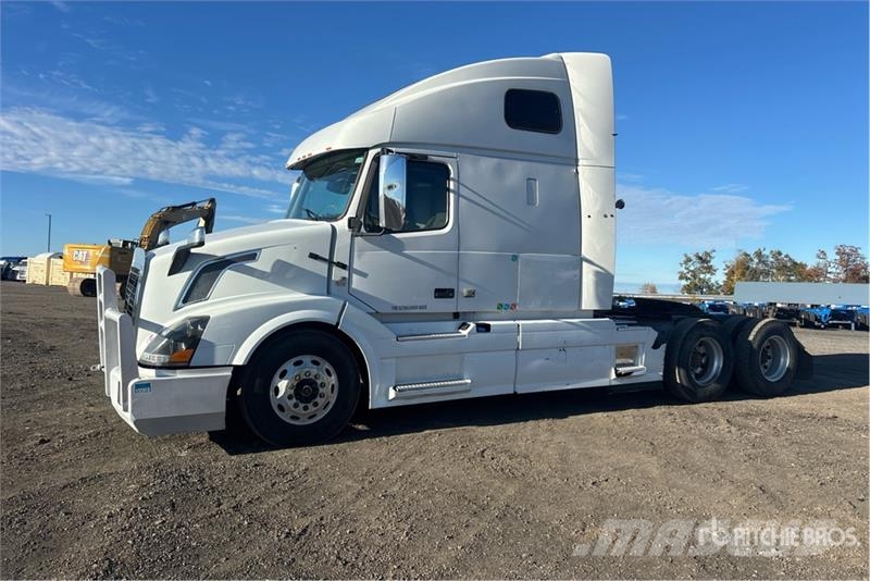 Volvo VNL وحدات الجر