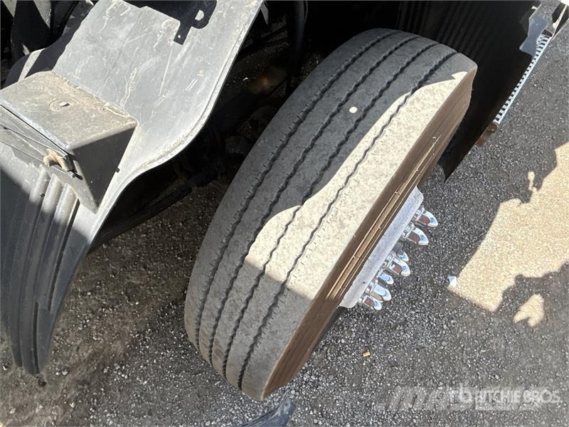 Volvo VNL وحدات الجر