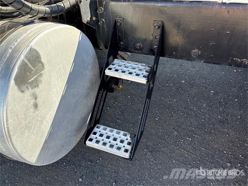 Volvo VNL Naudoti vilkikai