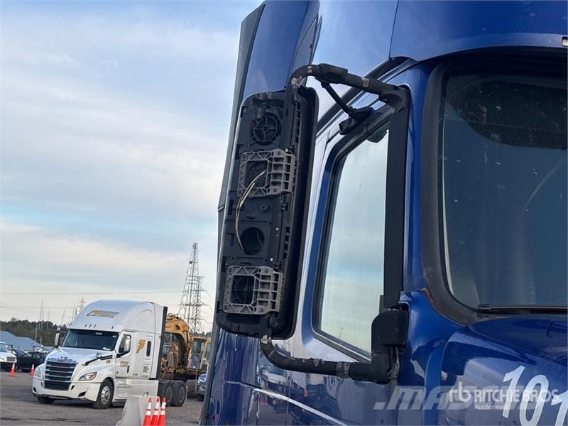 Volvo VNL وحدات الجر