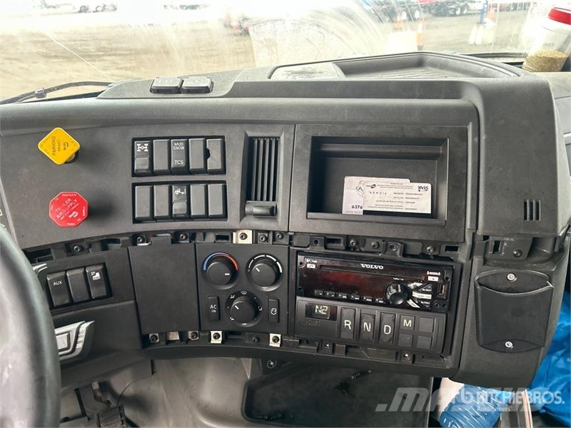 Volvo VNL Trekkers