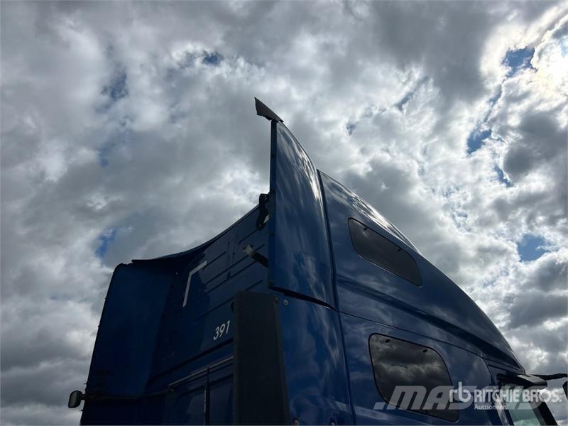 Volvo VNL Tractor Units