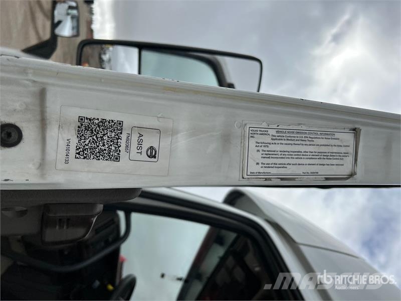 Volvo VNL Trekkers