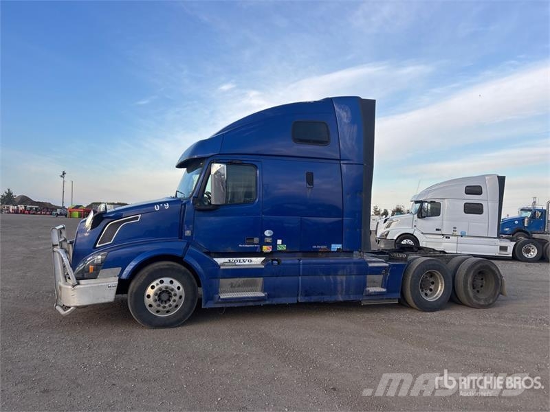 Volvo VNL وحدات الجر