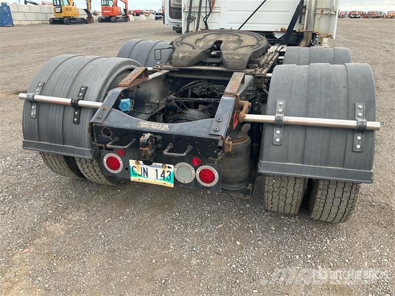 Volvo VNL Naudoti vilkikai